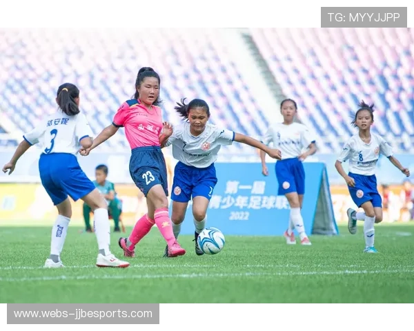 法甲球员翻译服务：多语言团队支持